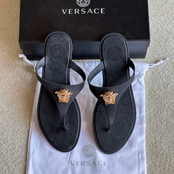 VERSACE Shoes - NEW VERSACE BLACK POOL SLIDES GOMMA WITH GOLD MEDUSA HEAD,  SIZE 40.5 EUR